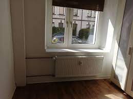 Diese helle, modernisierte wohnung in der ersten etage besticht durch eine gehobene innenausstattung. 2 Zimmer Wohnung Zu Vermieten Forstmannstr 4 45239 Essen Werden Mapio Net