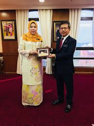 2 ответов 4 ретвитов 4 отметки «нравится». Twitter à¤ªà¤° Friends Of Kdn Rt Alwi Ibrahim59 Pertemuan Bersama Ybhg Tan Sri Dr Madinah Mohamad Ketua Audit Negara Sebentar Tadi Di Kdn Putrajaya Https T Co 59xhas9zwx