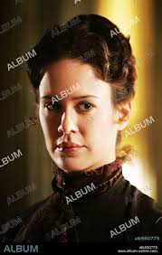 SARAH PAULSON in DEADWOOD, 2004, directed by ALAN TAYLOR, DAVIS GUGGENHEIM, EDWARD  BIANCHI, MICHAEL ALMEREYDA and WALTER HILL. Copyright HBO