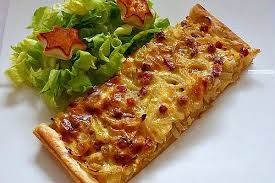 Pfalzer Zwiebelkuchen Mit Blatterteig Rezept Zwiebelkuchen Zwiebelkuchen Rezepte