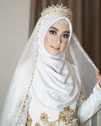 Selain gaun pengantin muslim, rias pengantin juga menjadi hal yang sangat perlu diperhatikan. Rekomendasi Rias Pengantin Jogja Muslim Terbaik Rias Pengantin Jogja Murah Pengantin Gaun Pengantin Sederhana Muslim