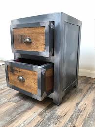 Kahrs Oak Industrial Bedside Tables Are Purchased As A Pair These One Of A Kind Units Are A Matching Set To The Ka Industrialni Nabytek Industrialni Kutilstvi