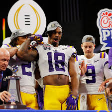 10, 2022, at lucas oil stadium in indianapolis, and william hill sportsbook lists alabama as the early +300 favorite to repeat, followed by clemson (+400), ohio state (+750) and oklahoma (+750). Lsu The Early Favorite Over Clemson In College Football National Championship After Odds Opened Saturday Night