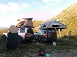 Tente De Toit Hussarde Quatro Et Tentury Sur 4x4 Land Rover Disco 3 Bivouac Rando Alpes En 2020 Tourisme Road Trip Alpes Suisses