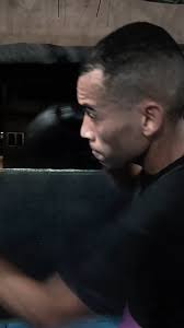 Aulas de Kickboxing na Damaori Fight Team a sua Escola de Artes Marciais.,  Todas as Quintas das 21h às 22h e Sextas das 19h às 20h. Venha treinar  conosco., Treinador @mestreirmaoofc , Atleta da ...