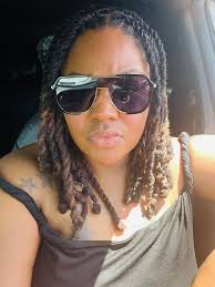 Introduction of a hairstylist and makeup artist in Scottsdale, Arizona