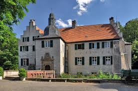 Das haus dellwig ist ein wasserschloss im dortmunder stadtbezirk lütgendortmund. Wasserschloss Haus Dellwig Professionelle Fotografie Aus Dortmund Gunther Wertz Fotograf Dortmund