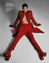 Samantha Gradoville Poses In Elegant Looks For Vogue Taiwan High Fashion Poses Fashion Model Poses Fashion Photography Inspiration