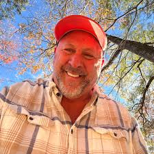 From Jackson County: “We are heartbroken to share the loss of Everett Carter,  a 40-year Jackson County associate & valued Public Works team member. He  was fatally injured yesterday while performing snow