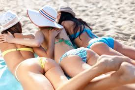 Imagens de Meninas de biquini sem royalties | Depositphotos