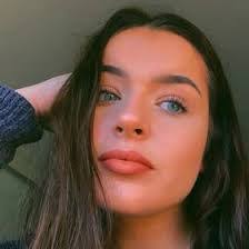 Ella Boswell's Instagram, Twitter & Facebook