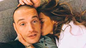 Но в семье айзы и гуфа вместо тихой идиллии все годы совместной жизни бушевали страсти. Ajza Rasskazala O Vozvrashenii K Gufu I Aborte Gazeta Ru Novosti