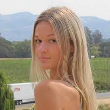 Isabelle Estes's Instagram, Twitter & Facebook