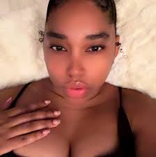 It's Summer Right 🤝🏿