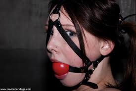 激選】海外SM・猿轡オンリー画像♪全身緊縛されている外国人美女画像！ - エロ画像烈伝