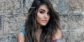 The stunning model is known for her role as selin yilmaz in the popular show sunshine girls (gunesin kizlari). Hande Ercel Alter Geburtstag Hohe Net Worth Familie Gehalt