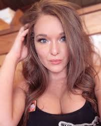 Sara Staley's Instagram, Twitter & Facebook