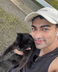 Interestingly charming 🐈‍⬛