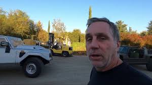 Lamborghini LM002 vs. FMC XR-311