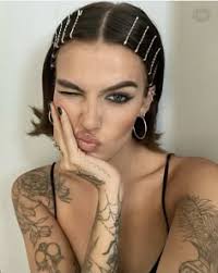 Zoe Liz Petersen (zoelizpetersen)