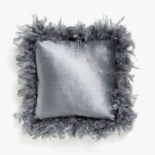 Tra gli altri servizi del sito, la possibilità di iscriversi alla newsletter. Pin De Valeria Ferrari En Zara Home Almohadas Decorativas Almohadones