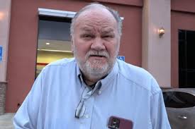 Ce n'est pas un homme, c'est un idiot” : le père de Meghan Markle détruit  totalement le prince Harry