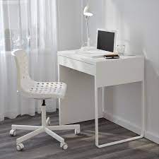 Changing positions from sitting to standing is good for you, and the crank handle allows you to work your arms while adjusting the height. Ikea White Desk Bekant Novocom Top