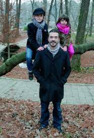 Nu îmi place să fiu o persoană publică, îmi place să fiu cunoscut prin muzica mea şi nu prin ce fac extra. Adrian Despot Si Fiul Sau Avantaje Ro De 20 De Ani Pretuieste Femei Ca Tine