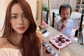 Phan Như Thảo khéo tay tự làm kẹo mút thơm ngon cho con gái