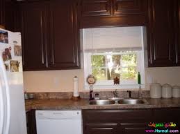 مطابخ صغيرة باللون البني ديكورات عصرية جدا موديل 2016