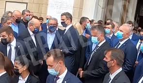 Την ώρα που μεταφερόταν το . Czq5vwlsop5z M