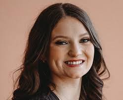 Kristy Eaves's Instagram, Twitter & Facebook