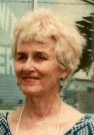 Lynn Loucks's Instagram, Twitter & Facebook