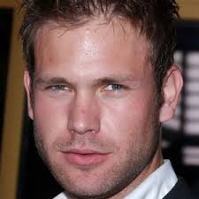 He appeared in one of a famous series legacies. Matthew Davis Bio Family Trivia Famous Birthdays
