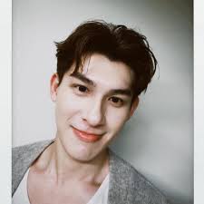 🤳🤍🫙🍍🖤☁️