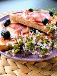 Einfacher Pizzatoast Lecker Als Partysnack Mittagessen Oder Resteverwertung Puddingklecks Rezepte Snacks Fur Party Lecker