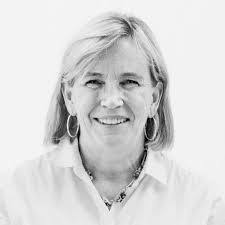 Jennifer Barton's Instagram, Twitter & Facebook