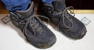 Most Shoes Are Safe To Put In The Washing Machine As Long As You Follow These Simple Instructions How To Wash Sneakers How To Wash Shoes Clean Shoes