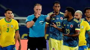 Pitana empujó, dio 22 minutos de alargue y echó a. 7v7sqs4xk5ma2m