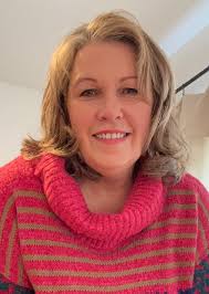 Lisa Towe's Instagram, Twitter & Facebook