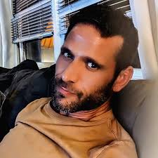 Hi dear will i am not hear to hurt you all tear you down ok i am si and  struggling as well