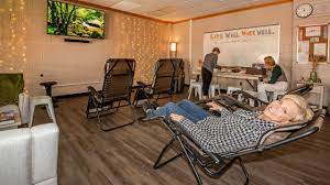 School Creates Wellness Room For Teachers To De Stress Teachers Lounge Makeover Teachers Lounge School Wellness