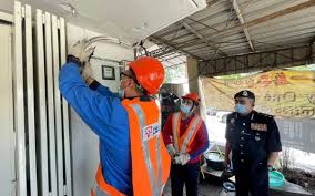 Tnb menerusi kenyataan rasmi di facebooknya berkata, bekalan elektrik yang disalurkan didapati teratur dan. Kedai Kopi Tawar Aktiviti Judi Antara 8 Premis Dipotong Elektrik