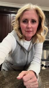 Michelle Robb's Instagram, Twitter & Facebook