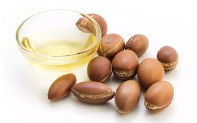 Selain itu, anda pun dapat menggunakannya secara rutin. 4 Manfaat Minyak Argan Untuk Rambut Doktersehat