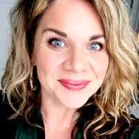 Michelle Pulsifer's Instagram, Twitter & Facebook