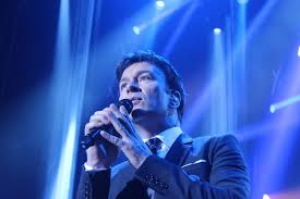 O artista tinha concerto marcado para o próximo mês de julho, dia 23, no casino estoril. Tony Carreira Estreia Duas Novas Cancoes Em Concerto No Casino Estoril Showbiz Sapo Mag