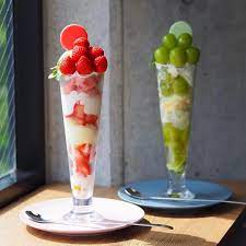 love indiaさんはinstagramを利用しています 夏いちごパフェ シャインマスカットパフェ cafe de peruさんの新作 パフェ 9 5 s t a r t すずあかね という夏いちごをふんだんに使った夏いちごパフェと 宝石のような大粒シャイ いちごパフェ 桃 スイーツ