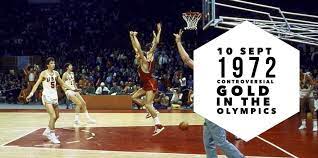 10 September 1972 Soviet Union Won A Gold Medal At The Controversial Basketball Final Of The 1972 Summer Olympic Basketball Finals Olympic Basketball Olympics