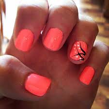 You don`t have to draw anything, you may just use a slider, and the perfect flowers are on your nails. 21 Cute Easy Summer Nail Art Styles 2020